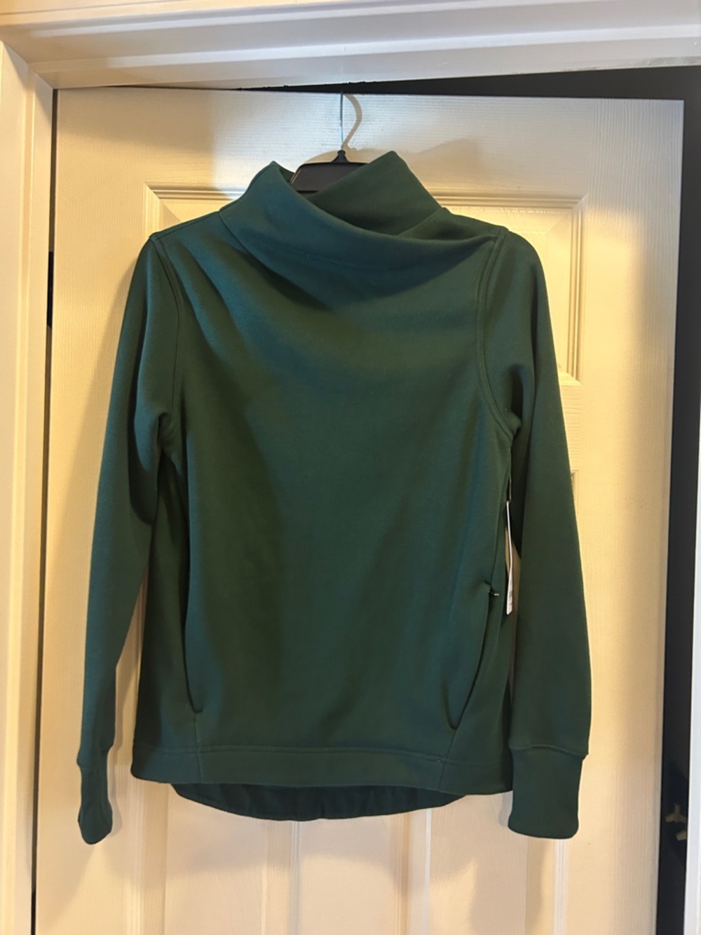 Athleta cozy karma twist neck sweatshirt, nwt XXS